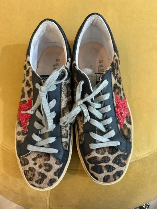 Golden Goose Leopard Print Sneakers with Red Star, Perfect Condition - Picture 5 of 6